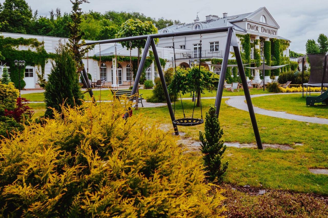 Dwór Dwikozy Hotel Exterior foto