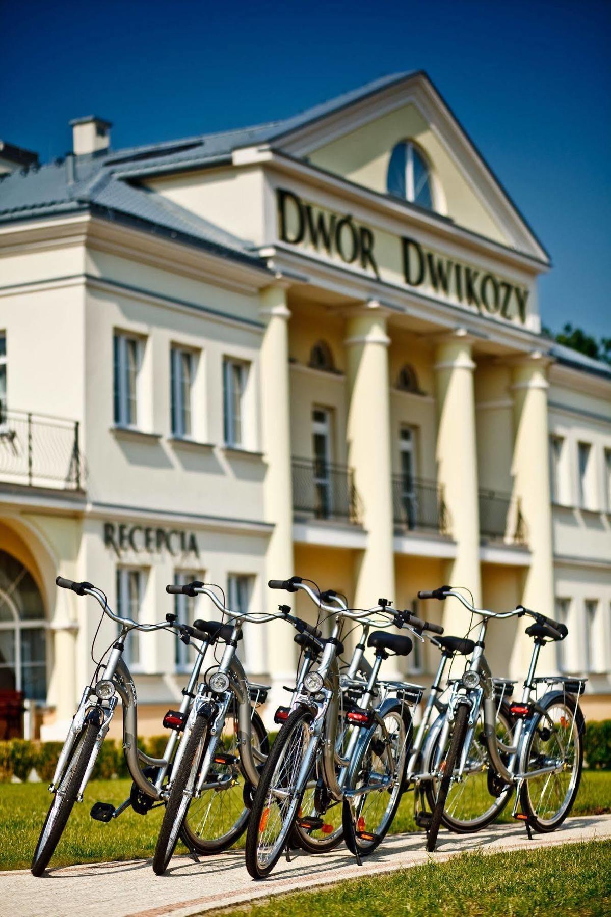 Dwór Dwikozy Hotel Exterior foto